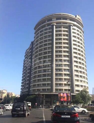 Сдаётся 2-комн. новостройка 85 м², м. Низами, photo 1 from 8