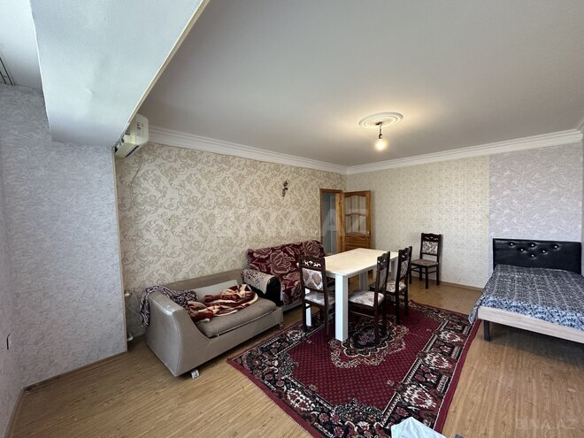 Продаётся 3-комн. вторичка 80 м², м. Нефтчиляр, photo 6 from 18