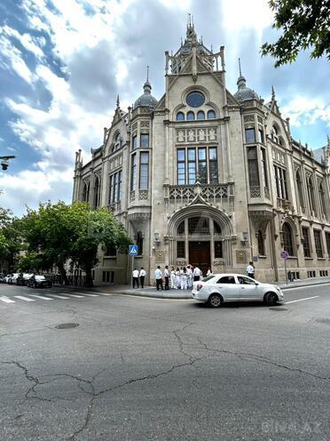 Продаётся 2-комн. вторичка 40 м², м. Ичеришехер, photo 1 from 13