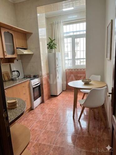 İcarəyə verilir 2 otaqlı köhnə tikili 60 m², Elmlər Akademiyası m., photo 1 from 9