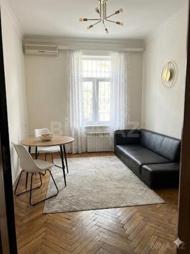 İcarəyə verilir 2 otaqlı köhnə tikili 60 m², Elmlər Akademiyası m., photo 5 from 9