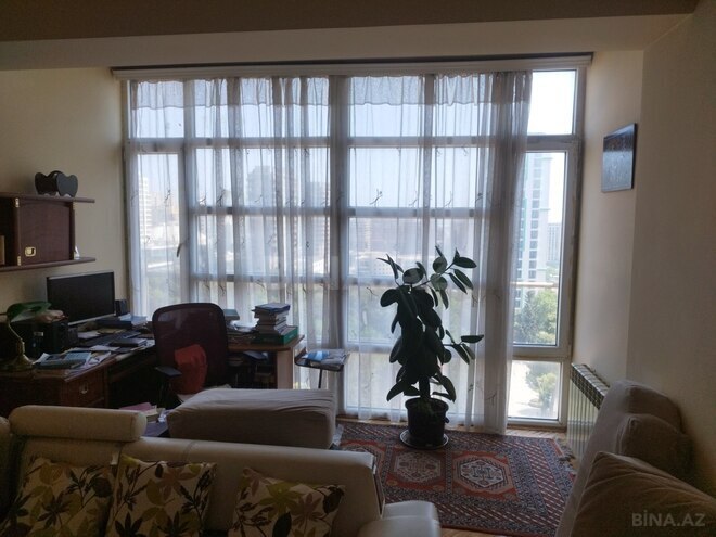 Продаётся 2-комн. вторичка 80 м², м. Низами, photo 4 from 13