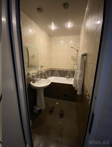 Продаётся 2-комн. вторичка 65 м², м. Ази Асланов, photo 10 from 11