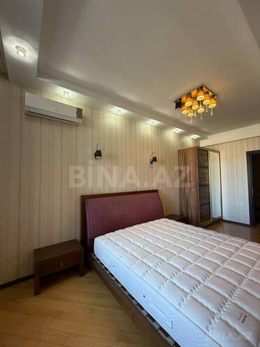 İcarəyə verilir 4 otaqlı yeni tikili 170 m², 28 May m., photo 3 from 31