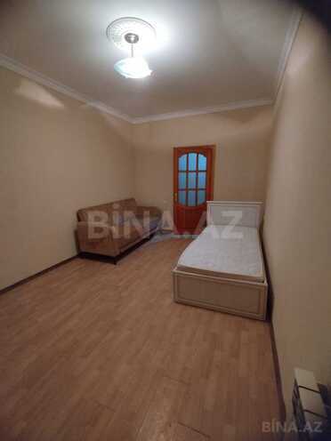 Продаётся 2-комн. вторичка 45 м², м. Иншаатчылар, photo 1 from 12