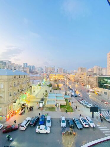 Сдаётся 3-комн. новостройка 120 м², м. Низами, photo 22 from 31