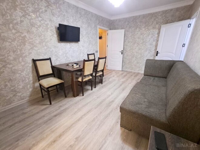 Сдаётся 3-комн. вторичка 60 м², м. Нефтчиляр, photo 3 from 12