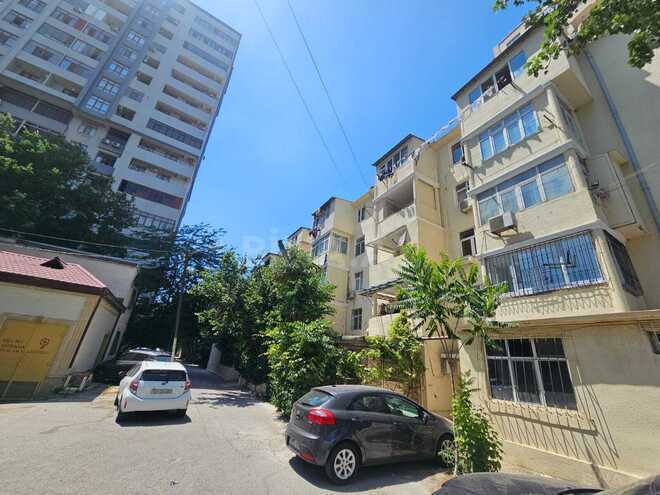 Продаётся 3-комн. вторичка 70 м², м. Иншаатчылар, photo 1 from 16