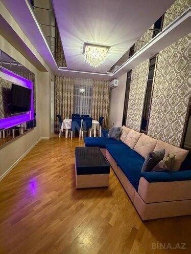 Сдаётся 2-комн. новостройка 80 м², м. Кара Караев, photo 1 from 11