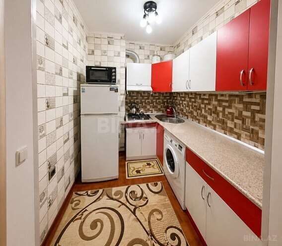 Продаётся 3-комн. вторичка 68 м², м. Нефтчиляр, photo 6 from 15