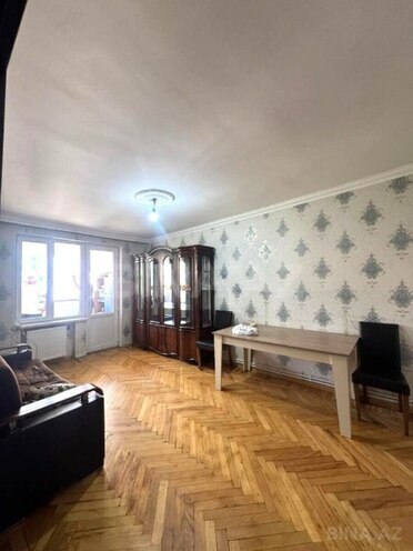 Satılır 3 otaqlı köhnə tikili 75 m², İnşaatçılar m., photo 1 from 16