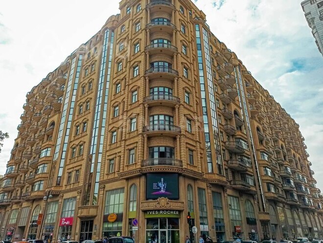 Сдаётся 4-комн. новостройка 200 м², м. Сахил, photo 1 from 27