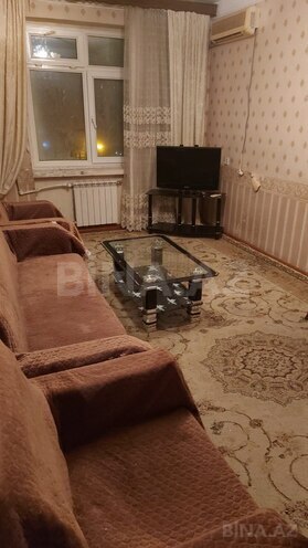 Satılır 2 otaqlı köhnə tikili 65 m², Xalqlar Dostluğu m., photo 1 from 9