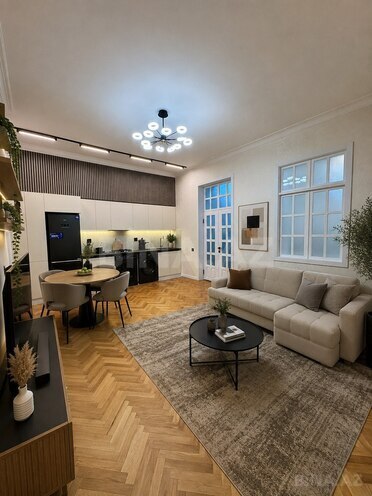 Satılır 5 otaqlı köhnə tikili 140 m², Bayıl q., photo 1 from 12