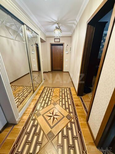 Satılır 4 otaqlı köhnə tikili 125 m², Səbail r., photo 8 from 17