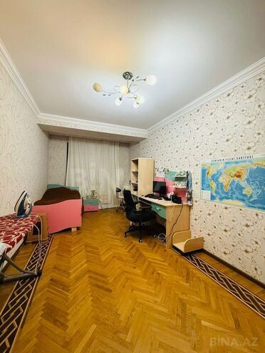 Satılır 4 otaqlı köhnə tikili 125 m², Səbail r., photo 7 from 17