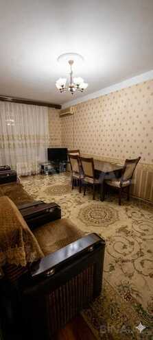 Satılır 2 otaqlı köhnə tikili 60 m², Xalqlar Dostluğu m., photo 1 from 8