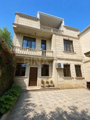 Продаётся 6-комн. дом/дача 240 м², м. Иншаатчылар, photo 1 from 15