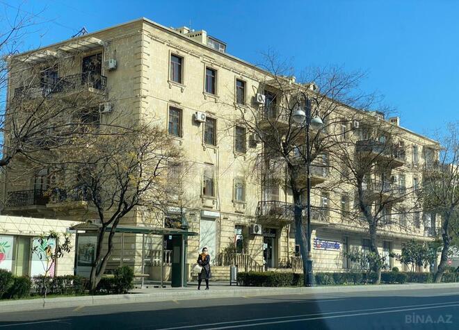 Продаётся 1-комн. вторичка 45 м², м. Элмляр Академиясы, photo 1 from 11