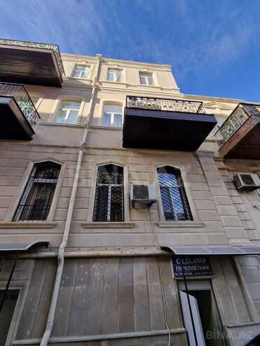 Продаётся 3-комн. вторичка 70 м², м. Ичеришехер, photo 1 from 12