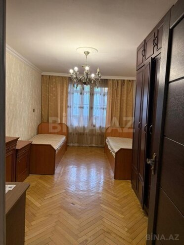 Продаётся 3-комн. вторичка 75 м², м. Элмляр Академиясы, photo 4 from 14