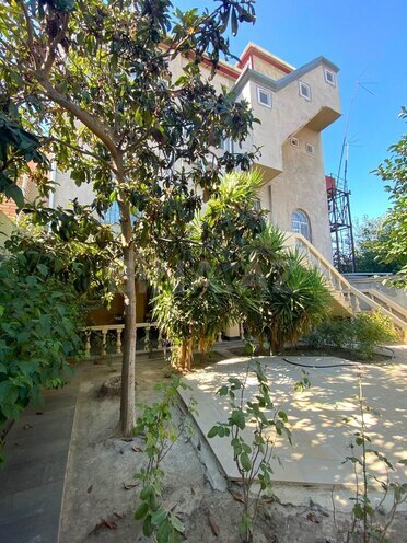 Satılır 6 otaqlı həyət evi/bağ evi 550 m², Azadlıq Prospekti m., photo 1 from 30
