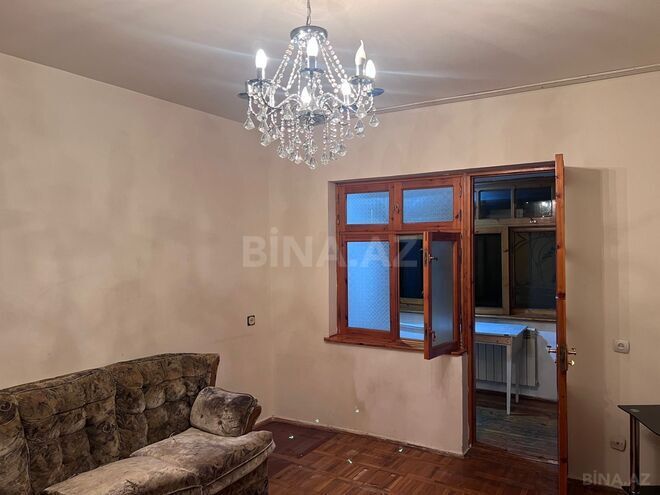 Satılır 3 otaqlı köhnə tikili 75 m², Xalqlar Dostluğu m., photo 1 from 13