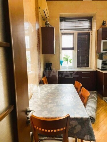Satılır 4 otaqlı köhnə tikili 120 m², Sahil m., photo 7 from 18