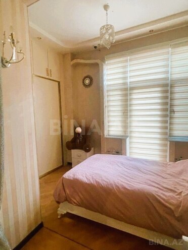 Satılır 4 otaqlı köhnə tikili 120 m², Sahil m., photo 15 from 18