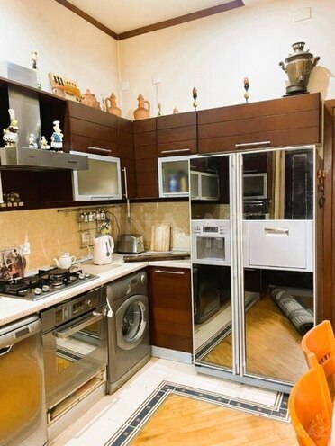 Satılır 4 otaqlı köhnə tikili 120 m², Sahil m., photo 9 from 18