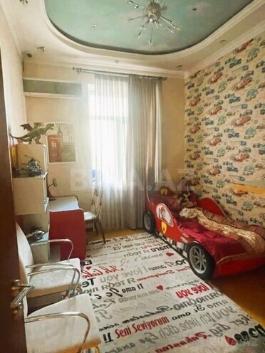 Satılır 4 otaqlı köhnə tikili 120 m², Sahil m., photo 13 from 18