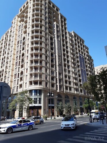 İcarəyə verilir 3 otaqlı yeni tikili 110 m², 28 May m., photo 1 from 18