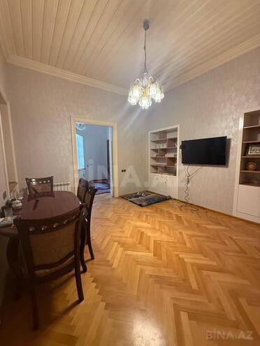 Satılır 4 otaqlı köhnə tikili 120 m², Nizami m., photo 1 from 15