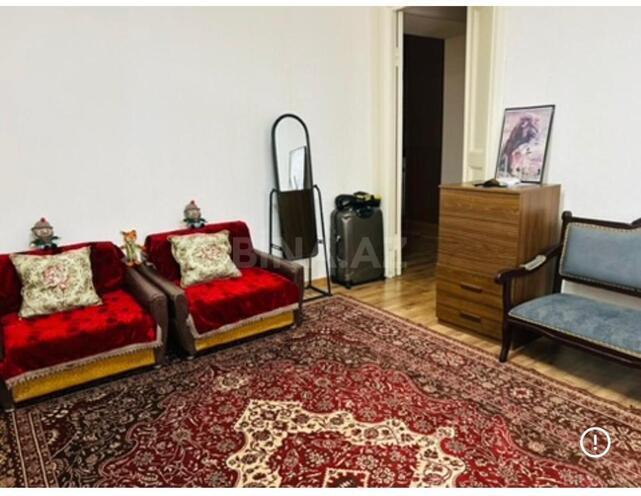 İcarəyə verilir 7 otaqlı köhnə tikili 350 m², 28 May m., photo 24 from 26