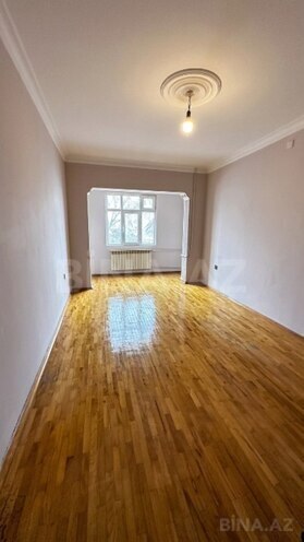 Продаётся 2-комн. вторичка 65 м², м. Нефтчиляр, photo 1 from 9