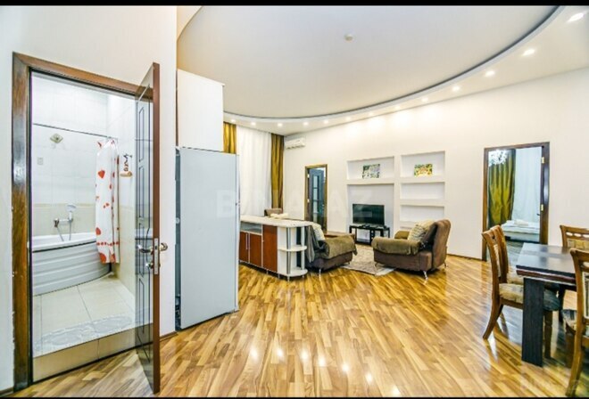 Сдаётся 3-комн. вторичка 90 м², м. Сахил, photo 18 from 24
