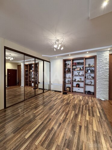 Продаётся 4-комн. новостройка 211 м², м. 8 ноября, photo 3 from 18