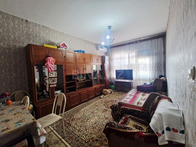 Satılır 3 otaqlı köhnə tikili 70 m², Neftçilər m., photo 1 from 14