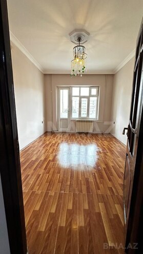 Satılır 2 otaqlı köhnə tikili 65 m², Xalqlar Dostluğu m., photo 1 from 13
