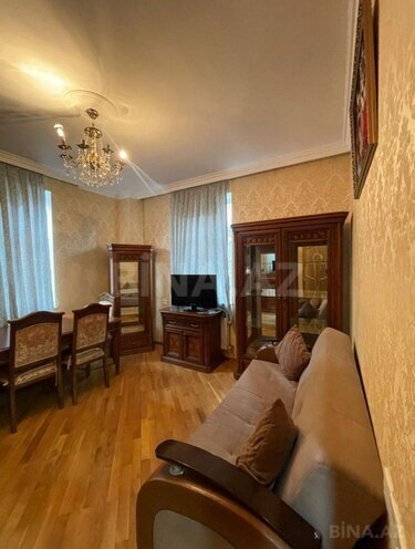 Сдаётся 2-комн. новостройка 80 м², м. Иншаатчылар, photo 1 from 8