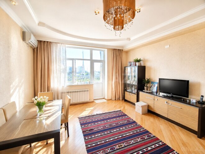 Сдаётся 2-комн. новостройка 90 м², м. Кара Караев, photo 1 from 15