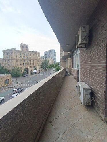 İcarəyə verilir 4 otaqlı ofis 119 m², 28 May m., photo 14 from 17