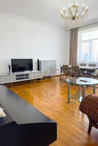 İcarəyə verilir 3 otaqlı yeni tikili 170 m², 28 May m., photo 1 from 12