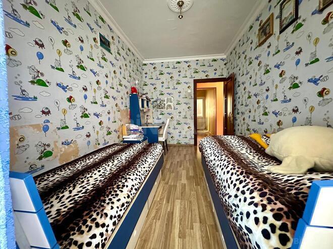 Satılır 4 otaqlı köhnə tikili 110 m², Qara Qarayev m., photo 13 from 19