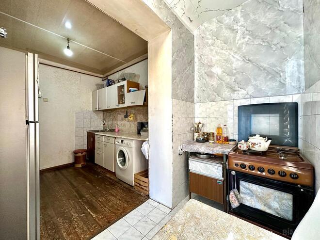 Satılır 4 otaqlı köhnə tikili 110 m², Qara Qarayev m., photo 18 from 19