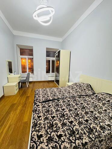 İcarəyə verilir 2 otaqlı köhnə tikili 85 m², Sahil m., photo 4 from 12
