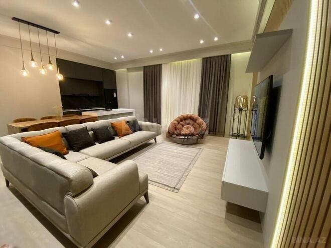 Сдаётся 3-комн. новостройка 110 м², м. 28 мая, photo 1 from 19