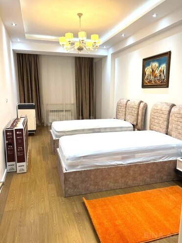 Сдаётся 3-комн. новостройка 140 м², м. Иншаатчылар, photo 5 from 19
