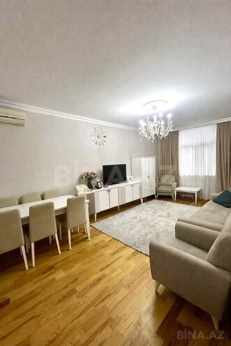 Satılır 2 otaqlı köhnə tikili 60 m², Xalqlar Dostluğu m., photo 1 from 10