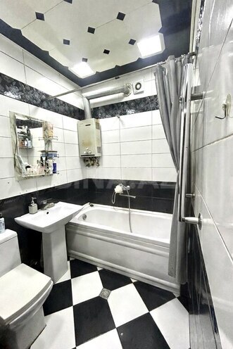 Satılır 2 otaqlı köhnə tikili 60 m², Xalqlar Dostluğu m., photo 8 from 10